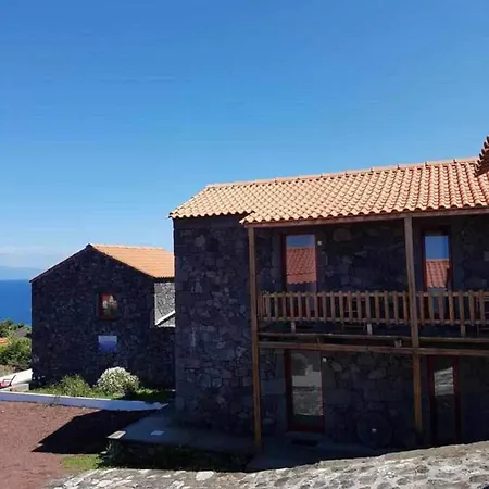 In Guest - Amazing Quadruple With Sea View In Sao Roque do Pico