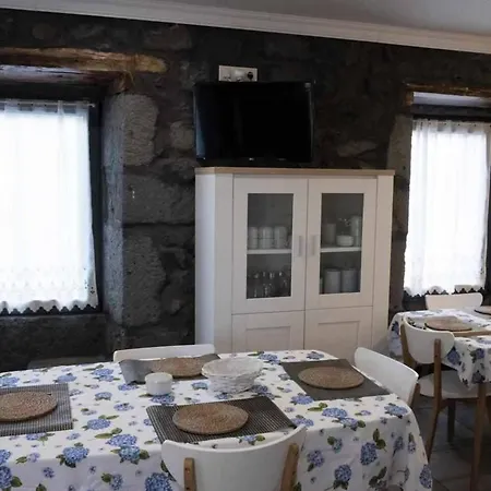 Amazing Quadruple With Sea View In Sao Roque do Pico