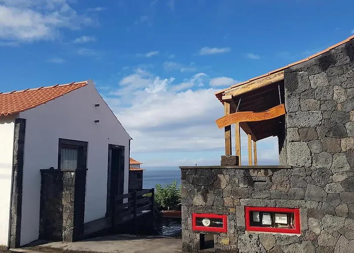 Amazing Quadruple With Sea View In São Roque do Pico